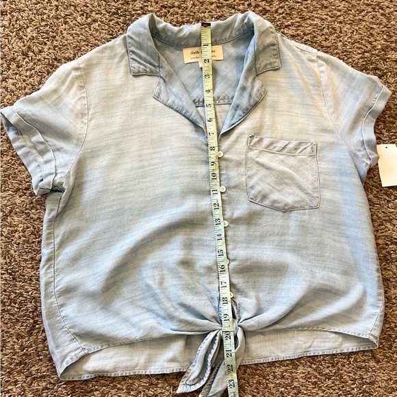 Cloth & Stone Women's Medium S/S Lightweight Button down Chambray Shirt with tie - Picture 7 of 7